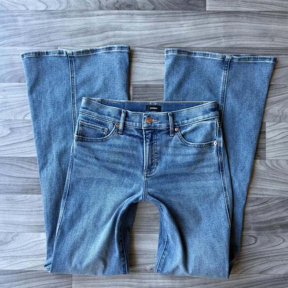 Express 70s Flare Mid Rise Hyper Sculpt Hyper Stretch Jeans